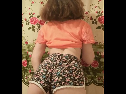 ❤️ سيڪسي نوجوان بيبي پنهنجي شارٽس کي ڪئميرا تي هٽائيندي ❤❌ مقعد وڊيو